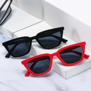 Retro cat eye sunglasses with thick frame in black and red for outdoor sun protection