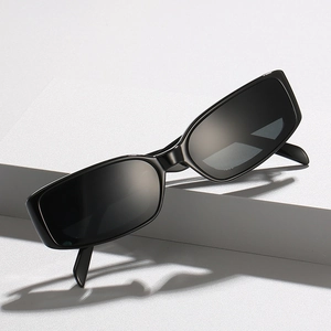 Lunettes de soleil rectangulaires noires minimalistes avec monture rétro étroite