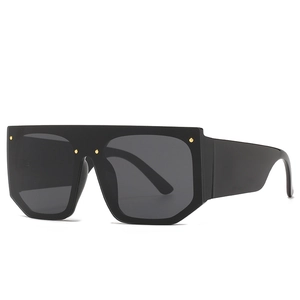 Oversized Flat Top Sunglasses PC Frame Golden Rivet UV400 Protection Fashion Hip Hop Trend Eyewear For Women
