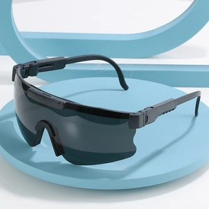 Polarized sports sunglasses with adjustable matte black frame for outdoor cycling