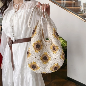 Sac à bandoulière au crochet avec motif de tournesol en blanc cassé pour plage et été