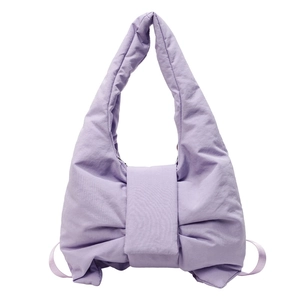 Bolso de hombro acolchado lavanda con diseño de lazo grande en tejido suave acolchado