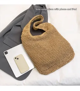 Sac fourre-tout en paille tissé à la main, comparaison de taille avec iPad et mobile