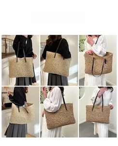 Vues multiples montrant le sac fourre-tout tissé beige porté à l'épaule pour un style chic