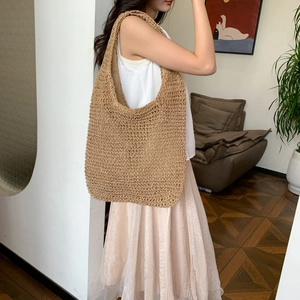 Grand sac hobo en paille tressée pour femme avec doublure en tissu et design chic d'été