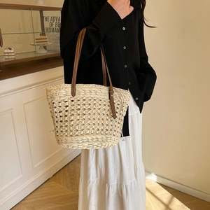 Grand sac fourre-tout rétro en paille tressée à la main avec bandoulières marron
