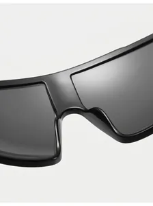 Detail shot of the comfortable integrated nose pads on black oversized cycling sunglasses