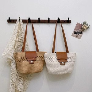 Women Woven Straw Bucket Bag With Large Artificial Pearl Decor Brown Leather Flap Crossbody Bag Bohemian Vacation Style Retro