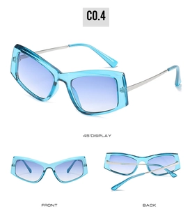 Vues multiples de lunettes de soleil carrées oversize avec monture bleue transparente