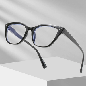 Vintage black cat-eye blue light blocking glasses for women with spring hinges