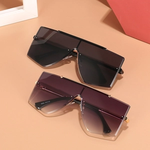 Lunettes de soleil carrées sans monture en noir et dégradé violet avec détails en métal