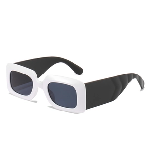 Lunettes de soleil rectangulaires blanches à monture épaisse et larges branches texturées
