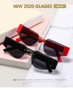 Nahaufnahme der futuristischen Y2K Oversize-Sonnenbrille mit dicken geometrischen Rahmen