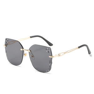 Rimless Oversized Sunglasses For Women Rhinestone Butterfly Gradient Lens Metal Frame UV400 Fashion Eyewear