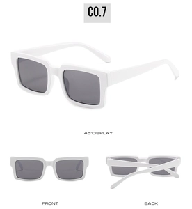 Vues sous trois angles de lunettes de soleil carrées blanches à verres gris foncé