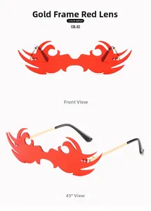 Vue macro de lunettes de soleil flamme rouges avec monture dorée et embouts noirs