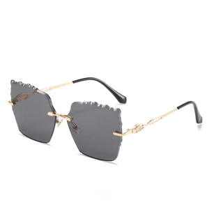 Rimless Sunglasses Women Metal Frame Scalloped Wave Edge Gradient PC Lens UV400 Protection Trendy Fashion Eyewear