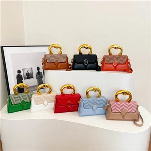 Chic Contrast Color PU Leather Structured Square Bag Irregular Gold Metal Detail Crossbody Handbag For Women Chevron Flap