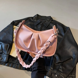 Pink pleated cloud underarm bag with lychee texture and woven handle for women