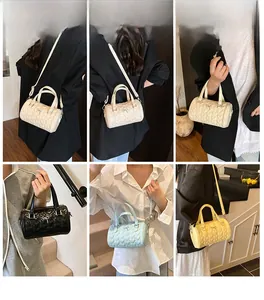 Collage de sacs Boston matelassés cœur montrant divers styles de portés et de couleurs
