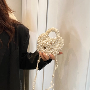 Handmade cream heart-shaped pearl woven handbag with detachable crossbody chain