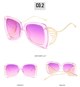 Vues détaillées des lunettes papillon avec verres dégradés roses et branches en métal