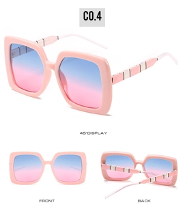 Vues multiples de lunettes de soleil carrées roses avec verres dégradés et branches