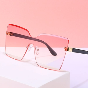 Lunettes de soleil carrées sans monture à la mode avec verres dégradés rouges et métal