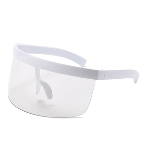 Occhiali da sole a maschera bianca oversize con visiera protettiva trasparente integrale