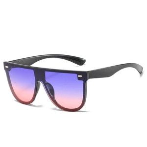 Oversize Sonnenbrille mit lila Farbverlauf Gläsern und schwarzen mattem Rahmen