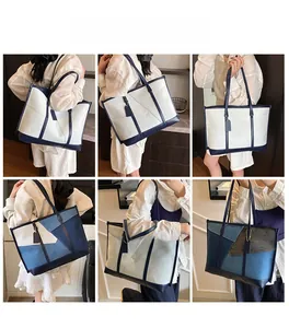 Collage d'un mannequin portant un grand sac cabas en jean bicolore sous plusieurs angles