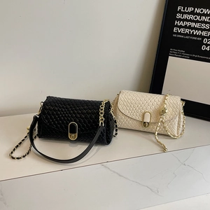 Elegant Woven PU Leather Shoulder Bag For Women With Metal Chain Strap Turn Lock Minimalist Crossbody Handbag