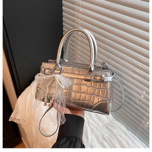 Silver stone pattern handbag with crocodile texture, metal buckles and pearl lace charm