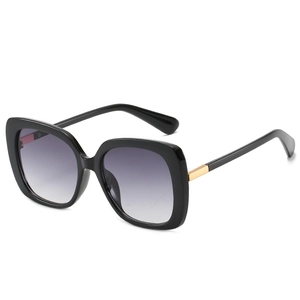 Occhiali da Sole Quadrati Oversize da Donna Protezione UV400 Lenti Sfumate Montatura in PC Retrò per Viaggi e Feste