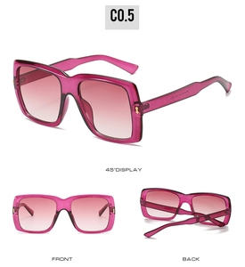 Trois perspectives de lunettes de soleil carrées roses avec verres dégradés sur fond blanc