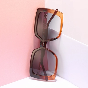 Schicke Oversize-Quadrat-Sonnenbrille mit Schildpatt-Rahmen und Verlaufsgläsern für Damen