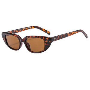 Modische quadratische Sonnenbrille in Schildpatt-Optik mit braunen Gläsern und Metalldetails