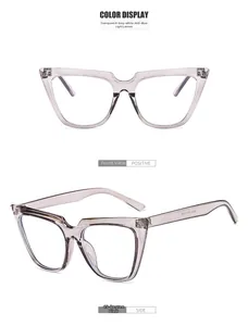Vista dettagliata di occhiali cat-eye grigio trasparente con lenti anti-luce blu e aste