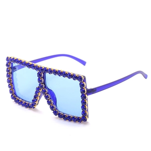Oversized square sunglasses for women with blue rhinestones and transparent frames