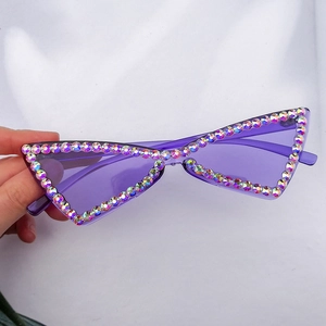Lunettes de soleil œil de chat sans monture violettes avec strass AB brillants