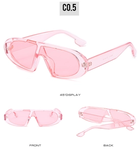 Vue en trois plans de lunettes de soleil rose transparentes avec branches larges