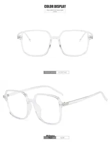 Makro-Detail von transparentem eckigem Brillengestell mit Blaulichtfilter-Gläsern