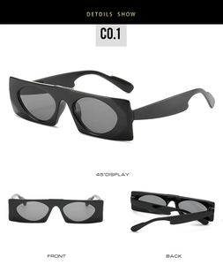 Vues détaillées de lunettes de soleil noires rectangulaires avec verres ovales