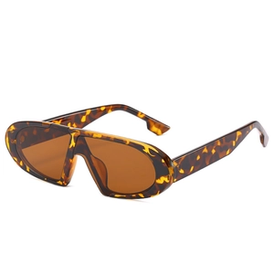 Lunettes de soleil bouclier monobloc élégantes avec monture écaille de tortue marron
