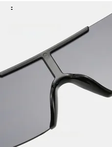 Close-up of comfortable integrated nose pads on black oversized square sunglasses