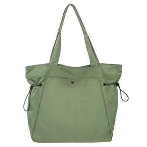 Sagegrüne Nylon-Tote-Bag mit Kordelzug-Seiten und schwarzem Metall-Druckknopf