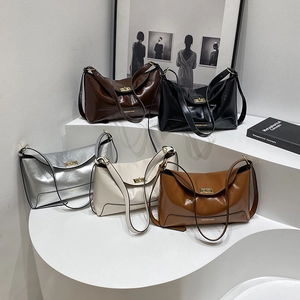 Women Shoulder Bag Large Capacity PU Leather Vintage Tote Bag With Metal Twist Lock Adjustable Strap For Office Daily