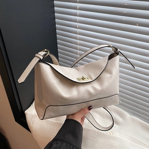Retro cream white large tote bag with metallic twist lock and adjustable shoulder strap