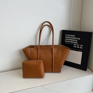 Ensemble sac cabas vintage en cuir marron avec pochette et gaufrage mode