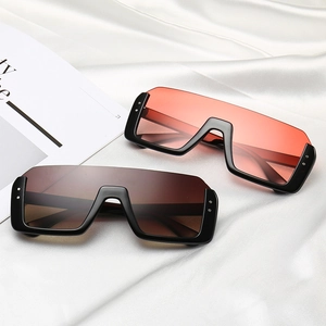 Trendige Unisex-Sonnenbrille mit einteiligen Gläsern, Nieten und schwarzem Rahmen